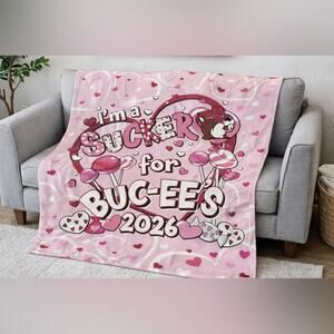 Buc-ee’s Valentine's Day 2026 Blanket